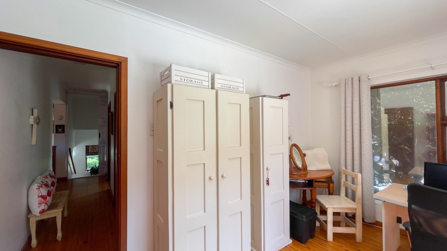 5 Bedroom Property for Sale in Glentana Western Cape